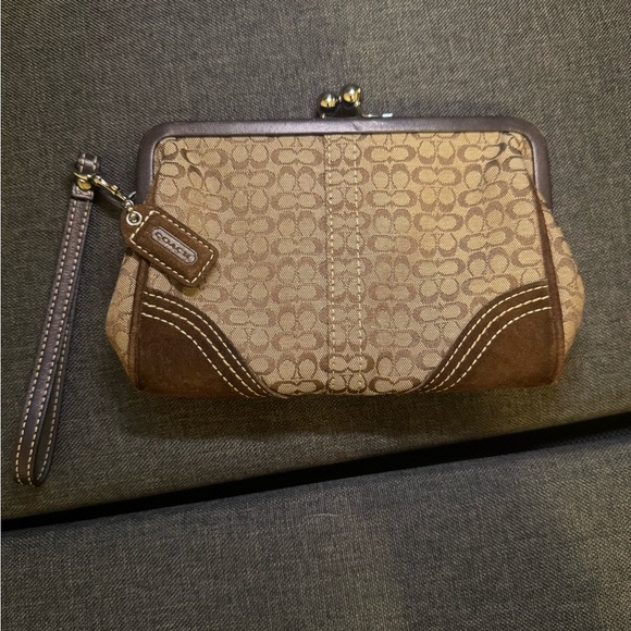 Coach Signature Kisslock Brown Wristlet Clutch - Picture 1 of 9